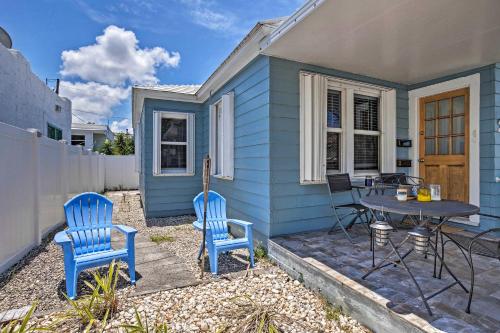 Couples Retreat Less Than 2 Miles to Lake Worth Beach - image 3
