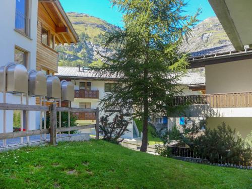 Apartment Luchre by Interhome, Zermatt (photo 9)