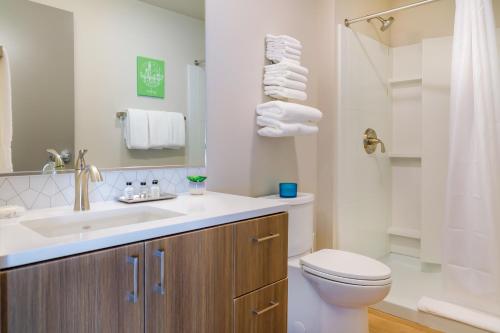 Riverfront Park Travel Apartments - image 4