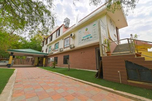 The Byke Grassfield Resort with Outdoor Pool, Shyam Nagar, Jaipur