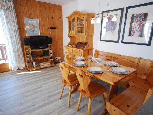 Apartment Les Bouillets by Interhome