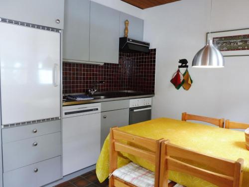 Apartment Aragon T100 by Interhome in 爾寧