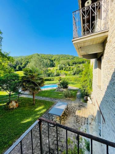 Mulino Gorretta Langhe House with swimming pool in Levice