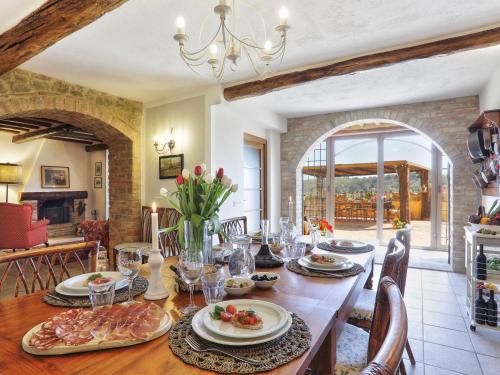  Holiday Home Pillo di Sopra by Interhome in Querce