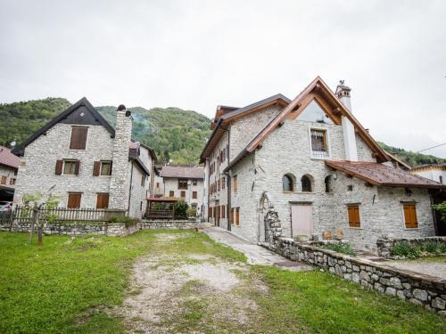 Locazione Turistica Albergo Diffuso - Cjasa Ustin-1