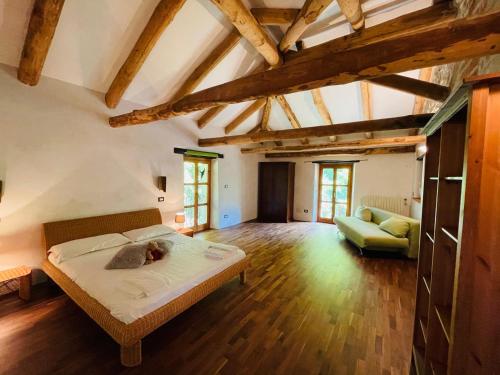 Mulino Gorretta Langhe House with swimming pool in Levice