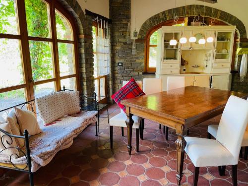 Mulino Gorretta Langhe House with swimming pool in Levice