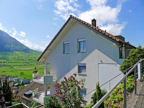 Apartment Hegglistrasse 9-2 by Interhome in เอนเนทบึร์เกน