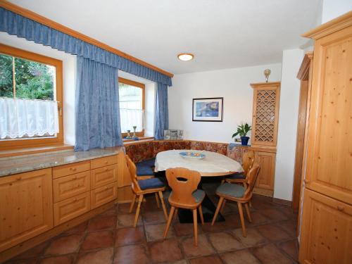 Apartment Hansjörg-5 by Interhome