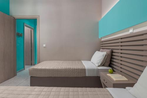 1 double bed, 3 twin beds