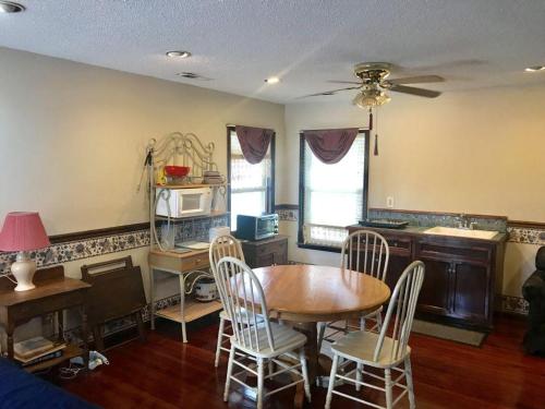 Edisto Guest House - image 5