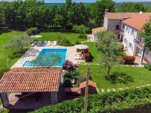 Apartment Fiore-2 by Interhome in Gedici