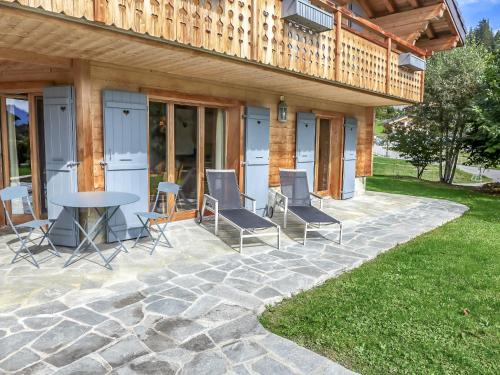 Chalet Les 3 Soeurs by Interhome