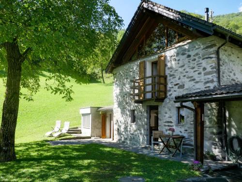  Holiday Home Casa Sole by Interhome in 6723 Ponto Valentino