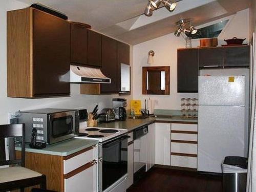 Holiday Home 60GS-Cottage With Hot Tub! - image 4