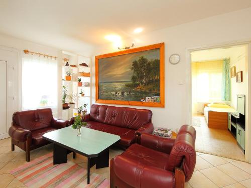  Apartment Fuchsia in Balatonboglár