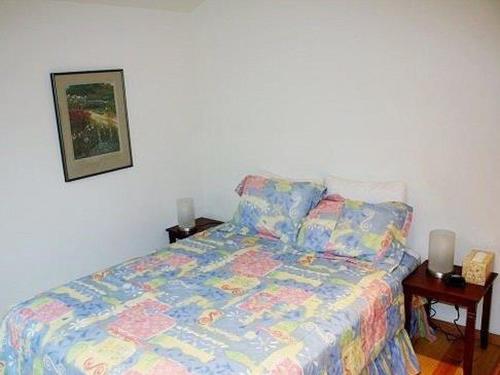 Holiday Home 70MBR Pet Friendly Cabin w- Hot Tub - image 8
