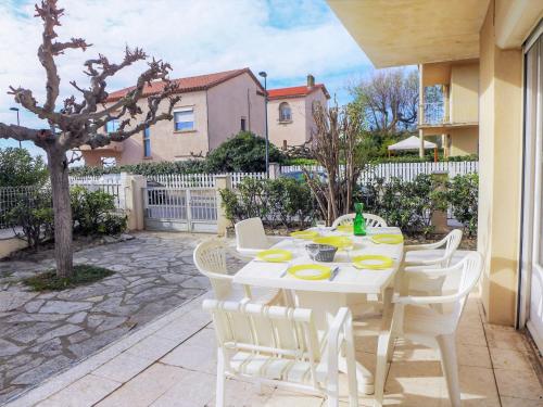 Apartment Les Hirondelles by Interhome - Location saisonnière - Narbonne