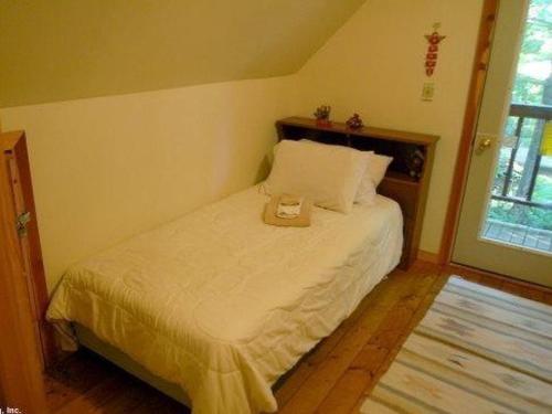 Apartment 32MBR Private Pet Friendly Cabin - image 9