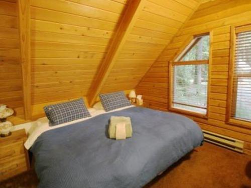 Holiday Home 35SL Pet Friendly Cabin near Skiing - image 4