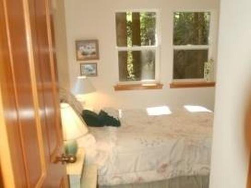 Holiday Home 51SL Executive Style Cabin - image 8