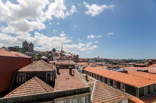 Newly Renovated Cozy Central Loft w/ AC by LovelyStay - image 3