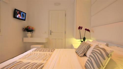 Damianos Mykonos Hotel - image 7