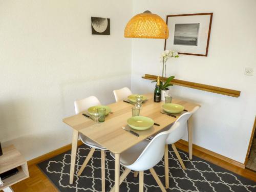 Apartment Eden Roc 29 by Interhome in ร็องดอญ