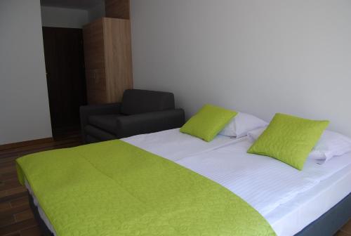 Quadruple Room with Terrace image 6