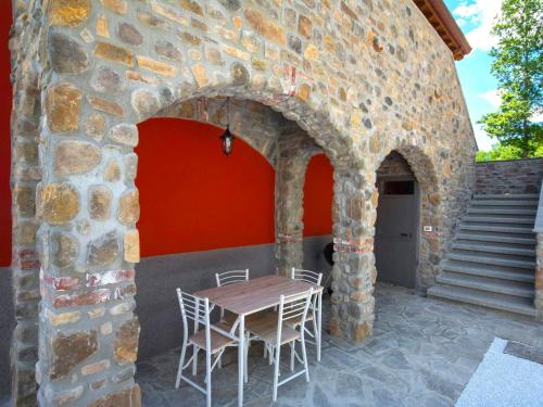 Holiday Home Agr- Castello della Mugazzena by Interhome in Tresana