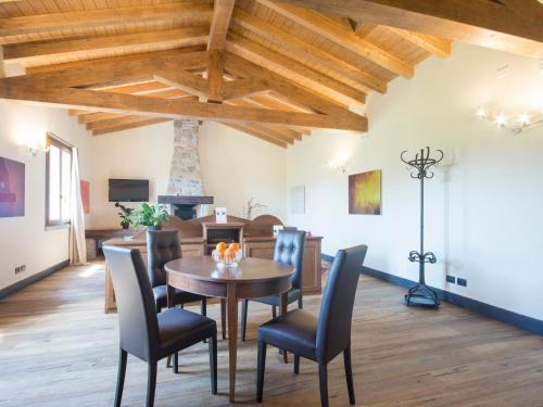 Holiday Home Agr- Castello della Mugazzena by Interhome in Tresana