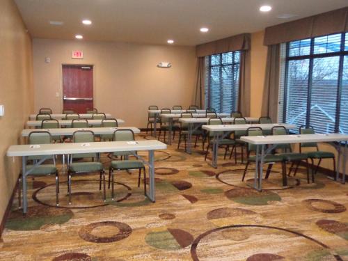 Cobblestone Inn & Suites - Marquette - image 28