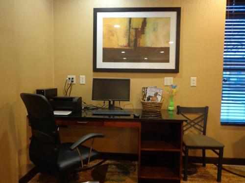 Cobblestone Inn & Suites - Marquette - image 33