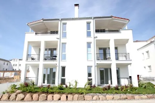 Villa Antje Ferienwohnung 10 mit gratis Sauna- und Schwimmbadnutzung im AHOI Sellin in Göhren, Deutschland