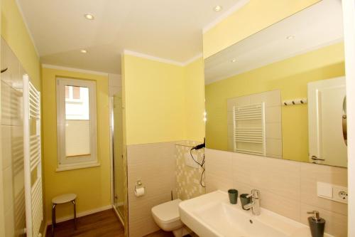 Apartment with Balcony image 10