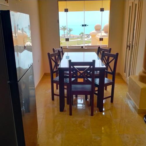 Tesis özellikleri, Lazorde bay Sidi Abd El Rahman لازوردى باى apartment in El Alameyn