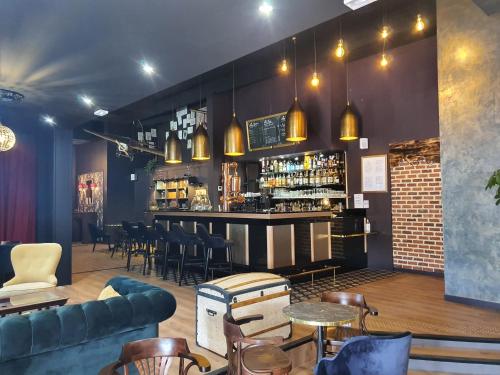 Logis Hotel & Restaurant Ludik - 바/라운지
