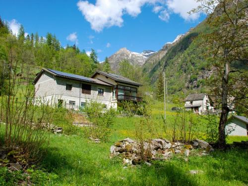 Apartment ai Casell by Interhome in Sonogno