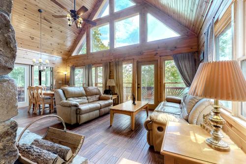 The Six Bears Lodge in Blue Ridge, USA