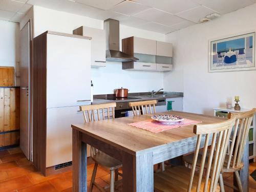  Holiday Home Ca´ Listra by Interhome in Gudo
