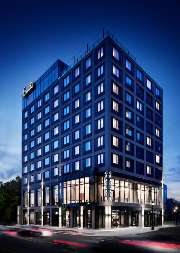 304066677 Graduate by Hilton East Lansing