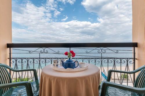 Eros Beach Hotel - image 3