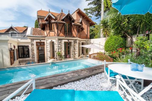 Cannes Centre 5 mns Villa 3 bedrooms swimming pool parking BBQ vacation gîte à louer Le Cannet