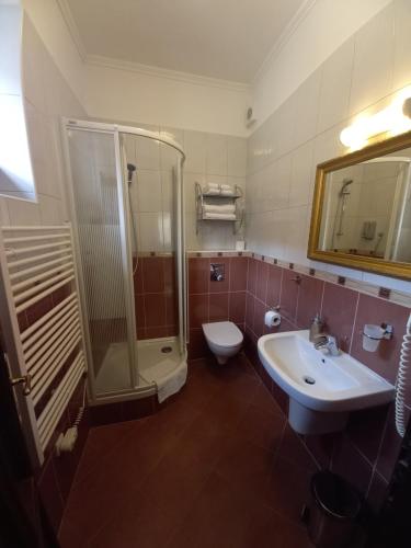 Twin Room image 1