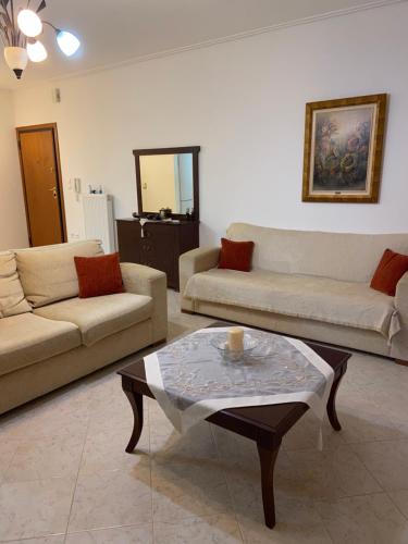  Διαμέρισμα στην πολη των τρελων νερων in Chalkida