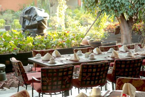 304077027 Hosteria Las Quintas Hotel Restaurante Bar