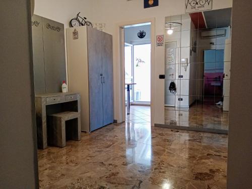 Ieeja, BIKE HOUSE "silver" in Seriate