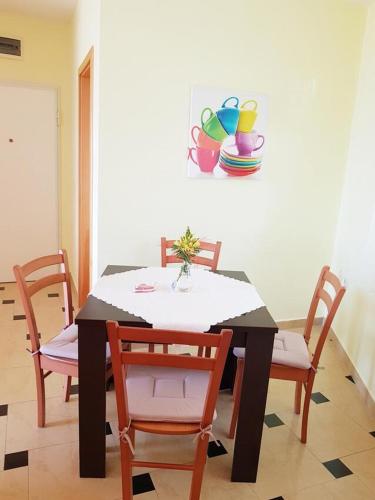 Apartment Njivice 5295b