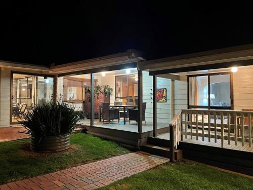 Coastal Country Retreat, Spa, fireplace, pet friendly, FREE WIFI wine & chocolates, Kilarney, 10 min in Kilcunda