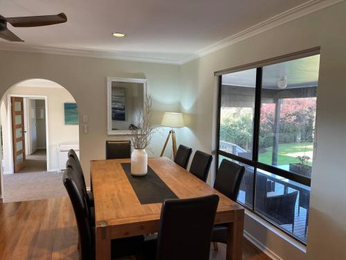 Coastal Country Retreat, Spa, fireplace, pet friendly, FREE WIFI wine & chocolates, Kilarney, 10 min in Kilcunda
